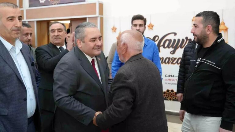 kecioren-belediyesi-iftar-programi-duzenledi-4DGMhfZV.jpg