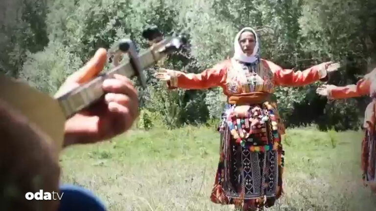 mhpden-yeni-turku-canlarin-turkusu-heEYpAmV.jpg