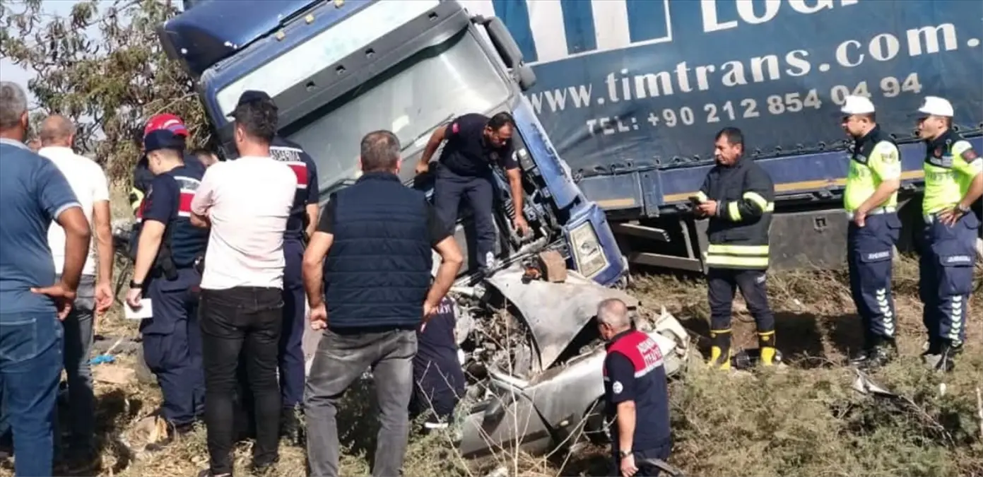ceyhanda tirla carpisan otomobilin surucusu hayatini kaybetti v9lRxjeR.jpg
