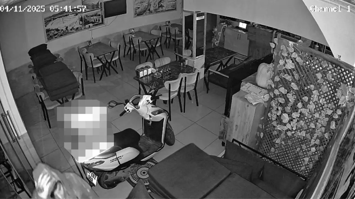 antalyada hirsiz restorana girdi para ve motosikleti caldi qyNDsdsV.jpg