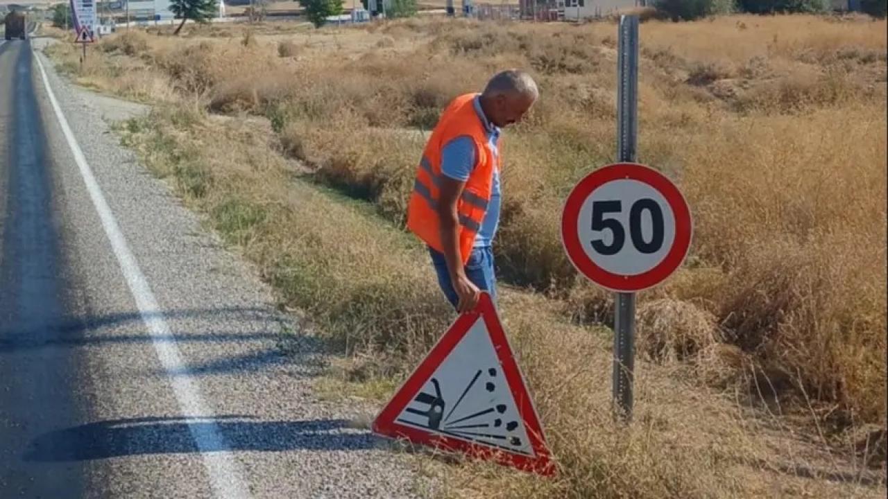 bakan duyurdu 32 bin 845 trafik levhasi kaldirildi gn3wPDid.jpg