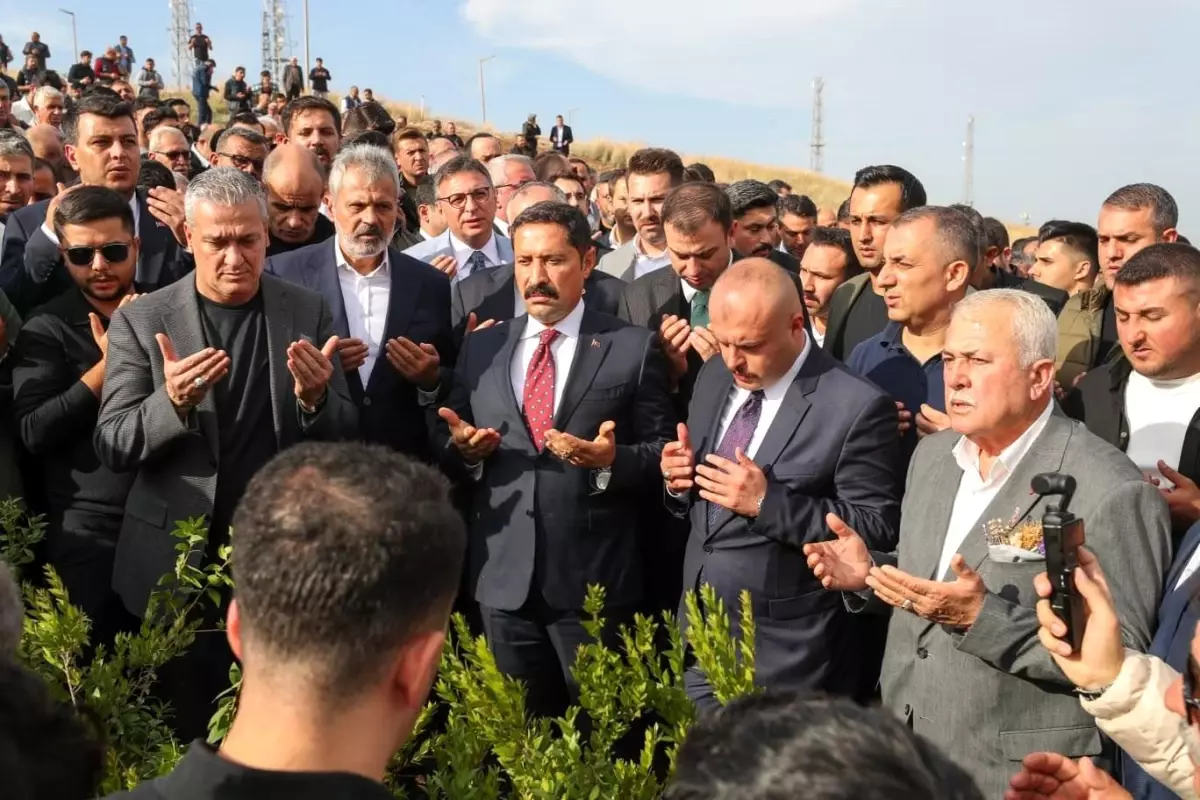 Belen Belediye Başkanı İbrahim Gül’ün Annesi Son Yolculuğuna Uğurlandı