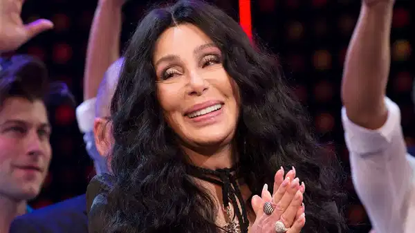 cher yaslanmaktan nefret ediyorum wzPIZk2H.jpg