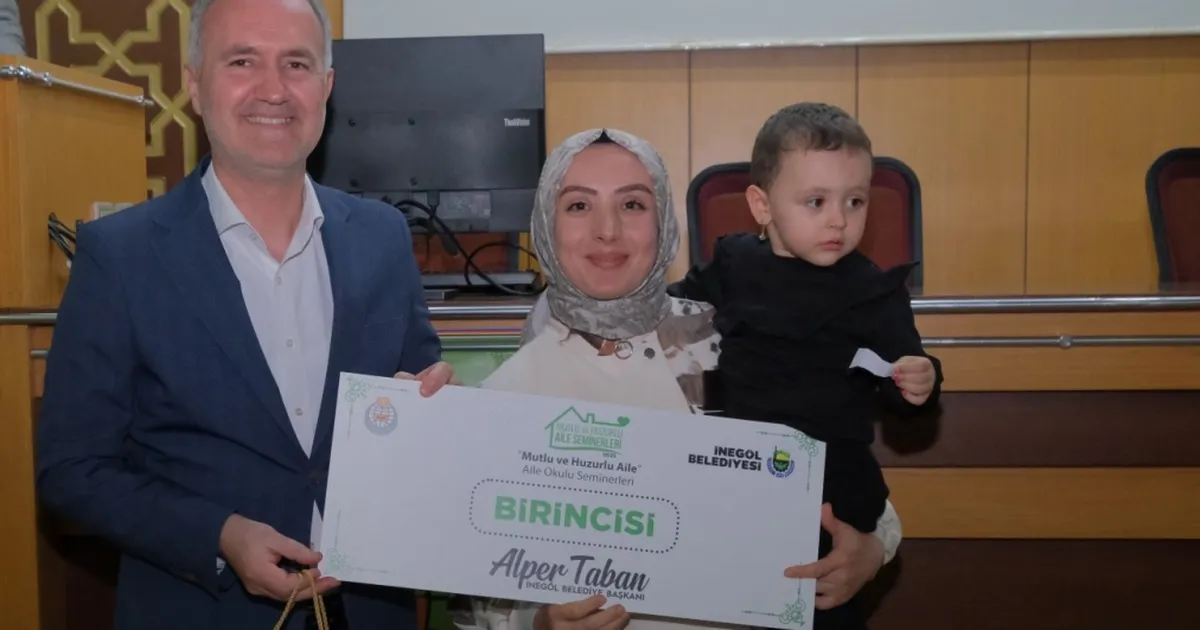 Bursa İnegöl Aile Okulu’nda ödüller sahiplerini buldu