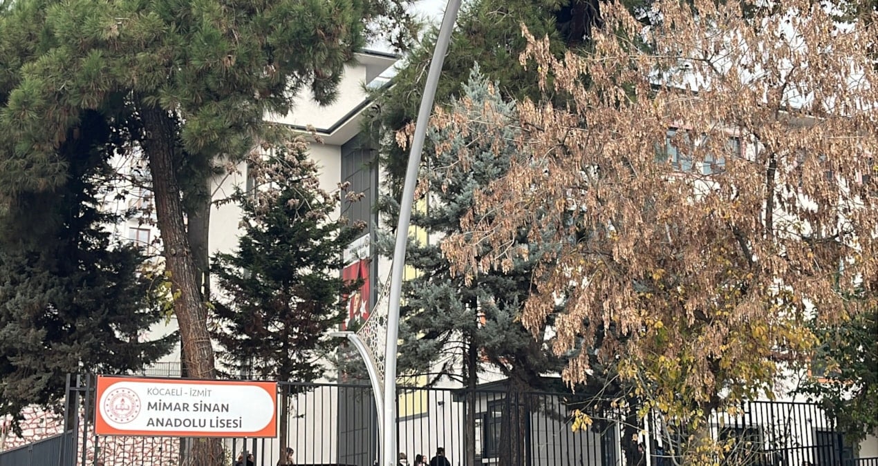 Lisede korkunç olay: 15 yaşındaki öğrenci 3’üncü kattan düştü