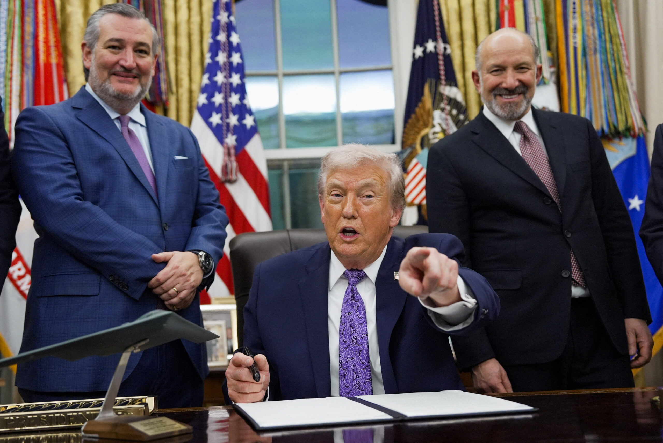 Trump yapay zeka kararnamesini imzaladı