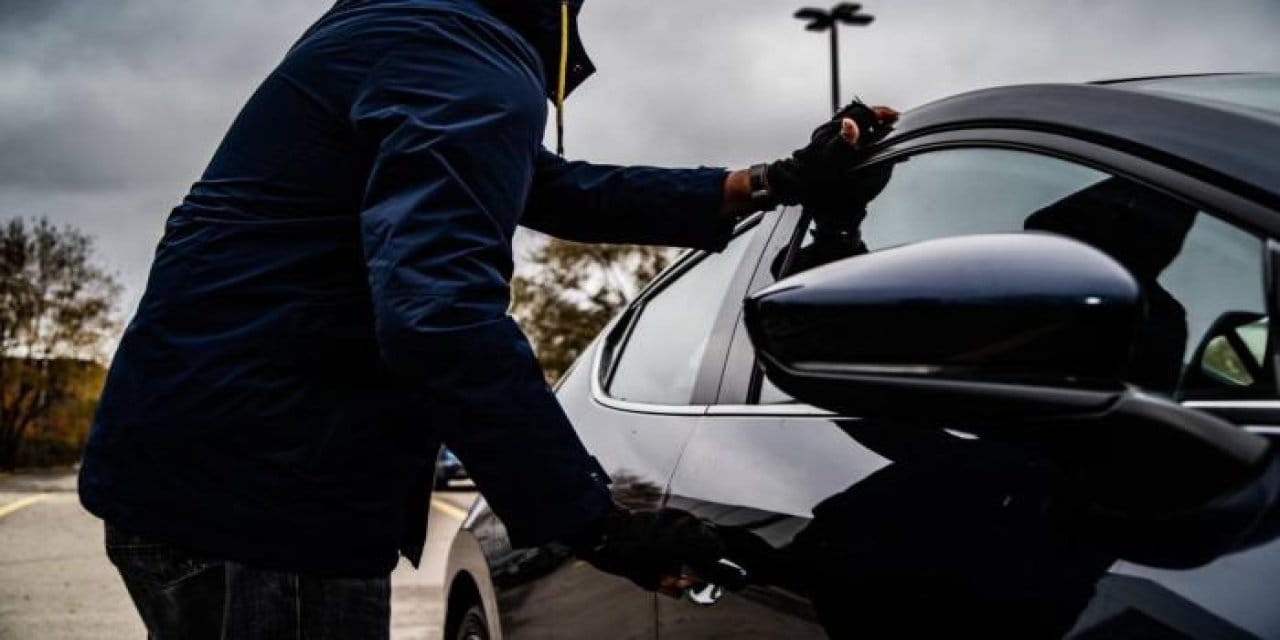 Kendi arabasını çalan ilk hırsız!