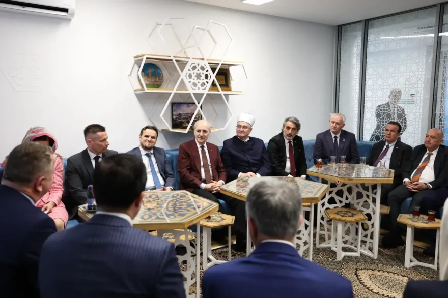 Numan Kurtulmuş, Hırvatistan’daki İslam Kültür Merkezi’ni Ziyaret Etti