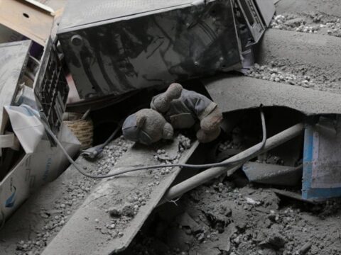 İran’da ABD ve İsrail Saldırıları Sonucu 82 Binden Fazla Sivil Yapı Zarar Gördü